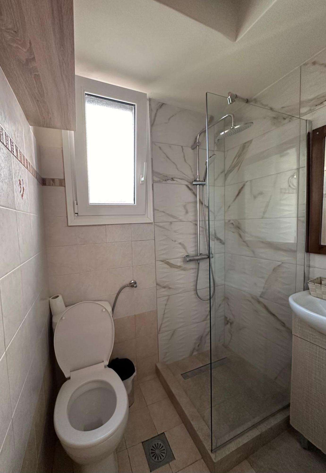 Elia Studio Sokrakion Luaran gambar